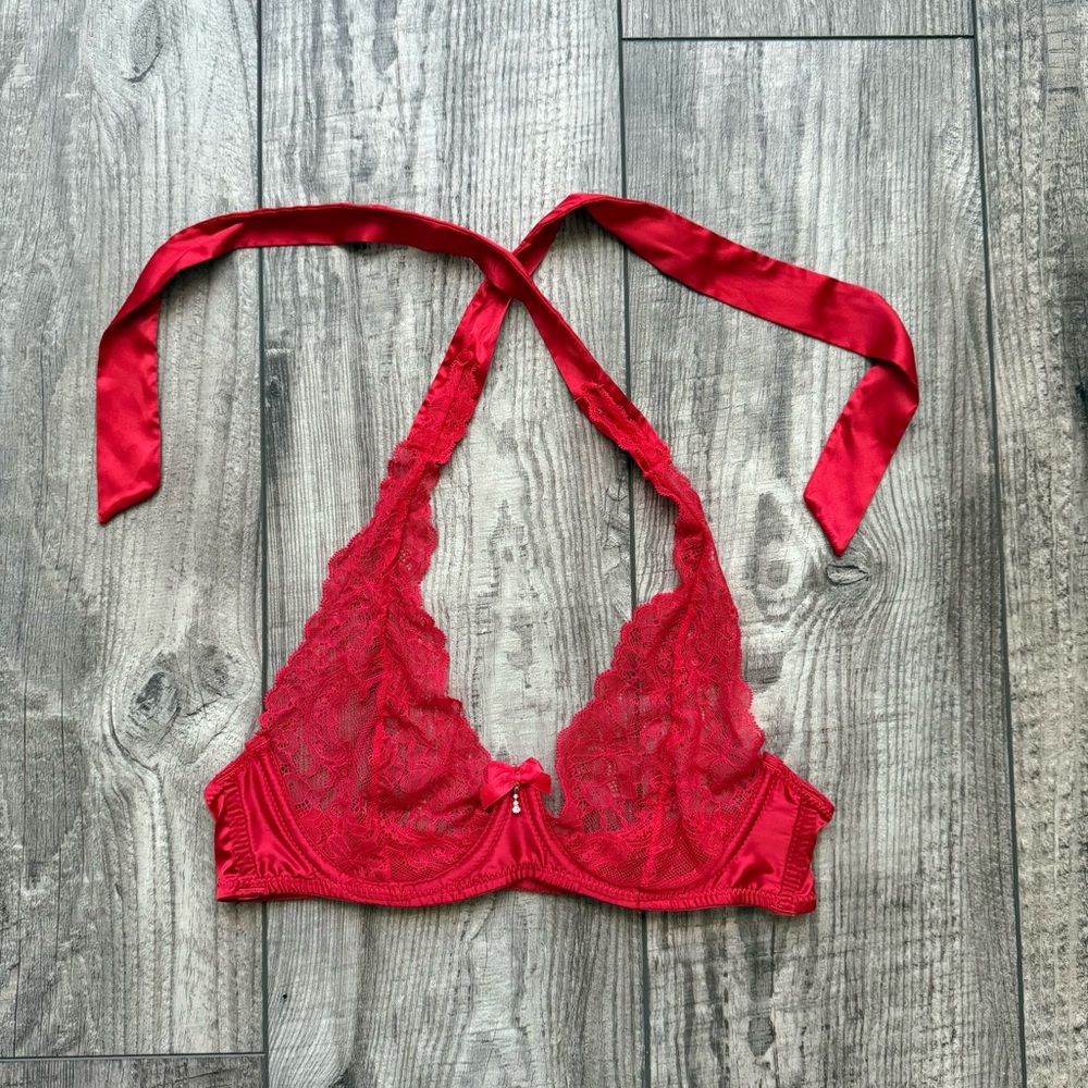 Victoria’s Secret Valentine’s Day lingerie bra